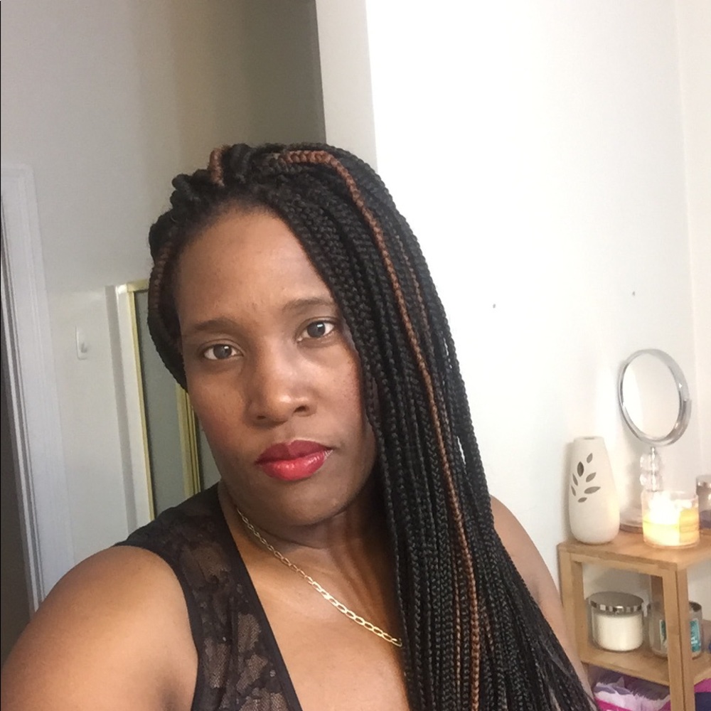 Meet your Posher, Dorcas